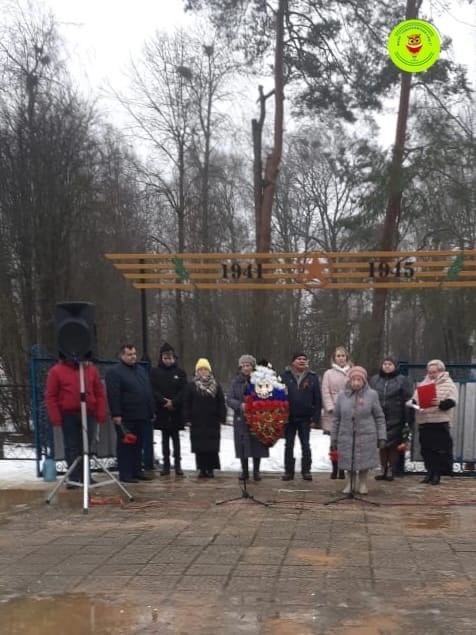 Митинг, посвященный освобождению Дзержинского района от немецко-фашистских захватчиков.